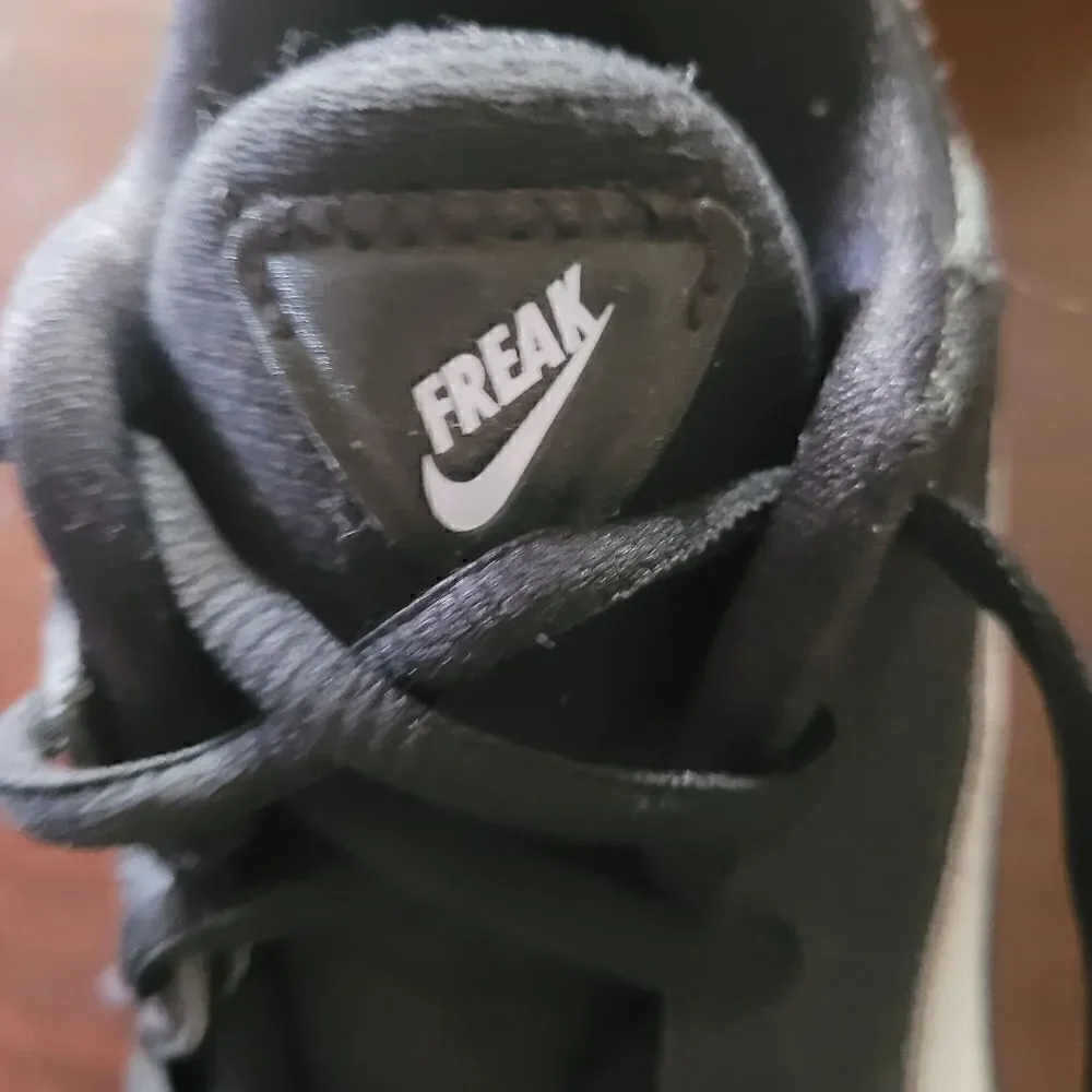 NIKE AIR ZOOM FREAK 2 GIANNIS BLACK SILVER PURPLE CL5424 005